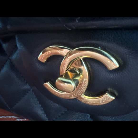 Authantic CHANEL Chanel Classic Maxi Double Flap Bag - Picture 10 of 14